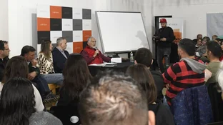 Alberto evalentonado con los números desastrosos de Poggi , sale a la cancha . Será Candidato en 2025???