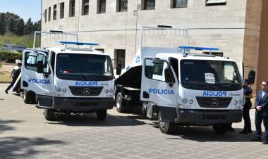 SEGURIDAD: Más vehículos para la fuerza policial