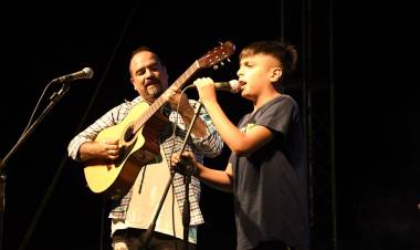 LAFINUR: música, gastronomía, artesanos y sorteos 