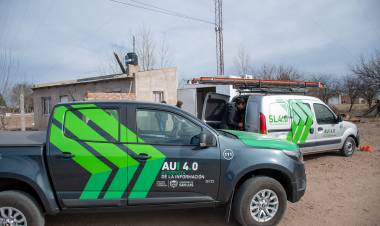 NAVIA: la AUI activó la fibra óptica en la localidad