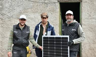 “Mi Energía Rural”: instalaron 24 pantallas solares 