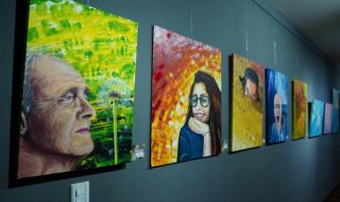 Abrió la muestra “Cuatro estaciones”