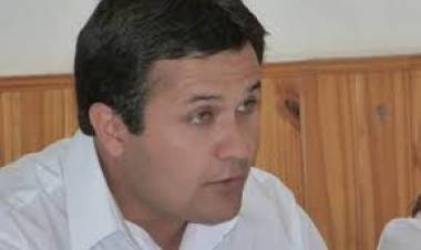 Dura carta del Bloque PJ del Senado a Poggi .Es indigno lo que hizo , teniendo la plata y tomando de rehenes a los estatales.Razias y persecuciones inauditas .Baja de la estabilidad y censos para perseguir.Verguenza