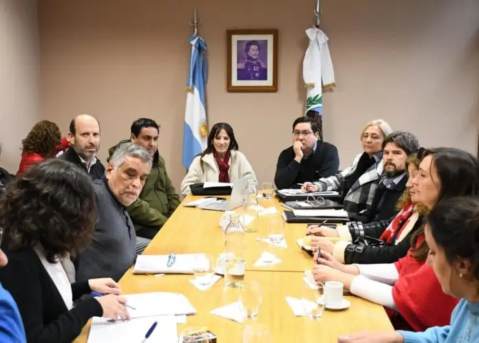 Alessandro: el proyecto de Reiterancia, violenta garantías Constitucionales.Debe mejorarse la técnica Legislativa.Charly Pereyra y Patafio, tragame tierra .