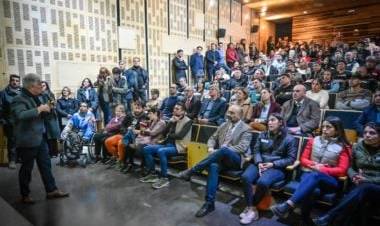 El Plan Platita de Poggi a fondo. La copia al Gobierno anterior que ahora dice el actual que es decente y antes indecente . El amiguismo al mango.