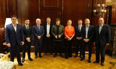 Poggi le pidió la cabeza de Abdala a cambio de su apoyo.Bartolo en la cuerda floja .Negri listo para la caída.