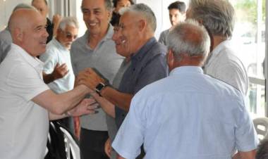 Abdala" si llego a Gobernador, seré el mejor de la historia.Poggi me hizo echar del PRO , terminó en el PRO y se colgó de MILEI.Es él el TRANFUGA político.Los conozco a todos.Adolfo me apoya y parte del PJ también que me puede llevar como Candidato.Voy a hablar con Maxi y con Negri también.