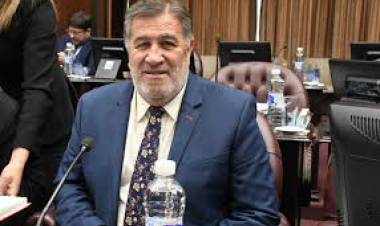 Choque de Leyes que es un escándalo por favores con Cementos Avellaneda.El empleado se quedó para llenarle la pileta y la ART no lo cubriría.Brindis excesivos ??