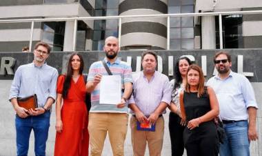 El Bloque del PJ del Concejo, logró que Hissa devolviera el boleto gratuito a los Jubilados. Fue una creación de Enrique Ponce 