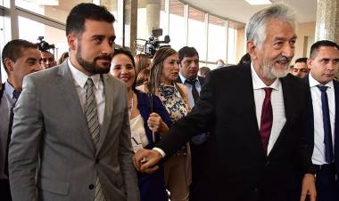 Cacacismo: Bonino no es parte de ningún triunfo . La UCR se reinventó por Alejandro. Que renuncie a sus privilegios que tiene por la UCR.