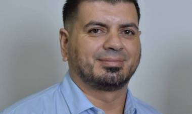 Tincho Bastías : no puede el Municipio no pagar en tiempo a los Municipales las miserias que cobran y contratar a artistas en dólares.Es incoherente.