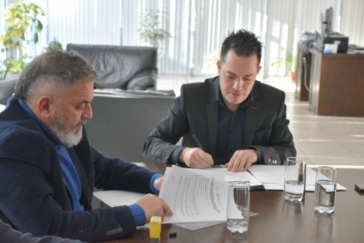 LA TOMA: refaccionarán tres edificios de la Policía 