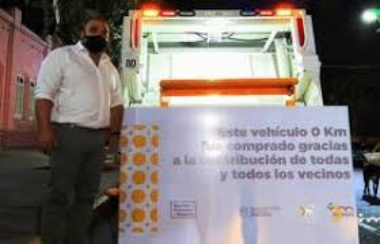 Cómo le duele al poggismo Frontera . Ha comprado un vehículo nuevo cada dos meses y con unas fotos de vehículo en reparación o desguace heredado pretenden desacreditarlo .