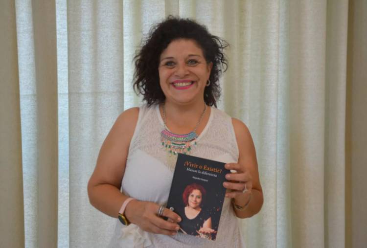 Alejandra Vázquez presentó su libro 