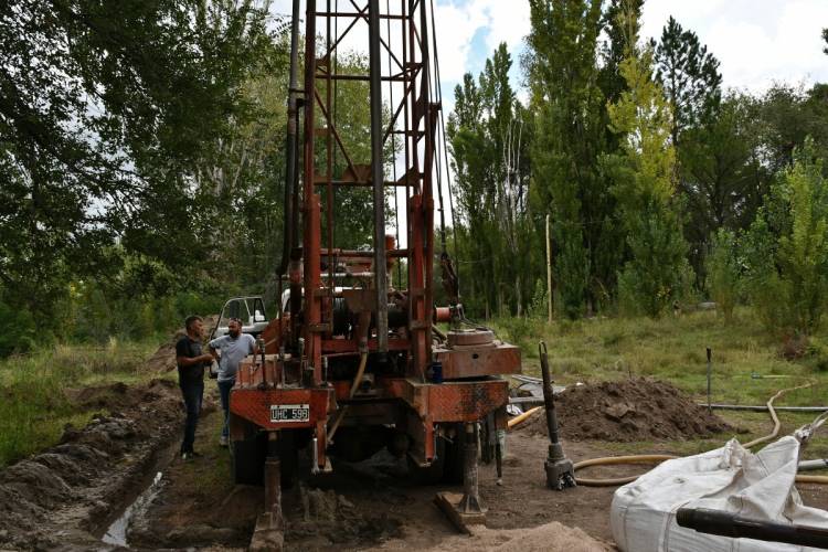 LA TOMA: San Luis Agua realizó una perforación