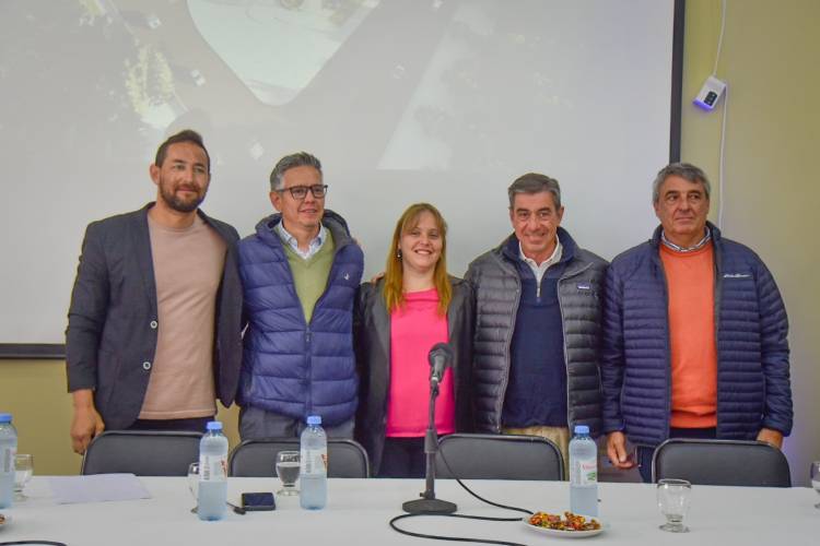 NASCHEL: obras que incluyen viviendas y un polideportivo