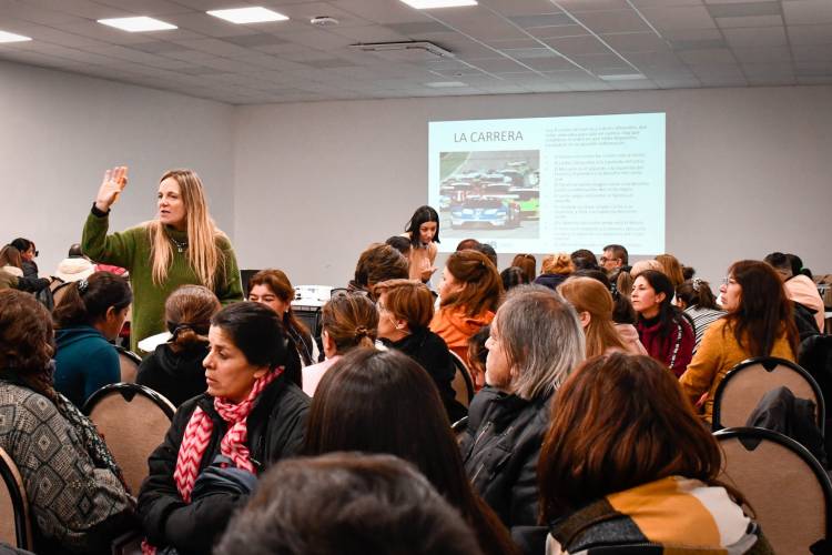 QUINES: trabajadores del Estado continúan capacitándose