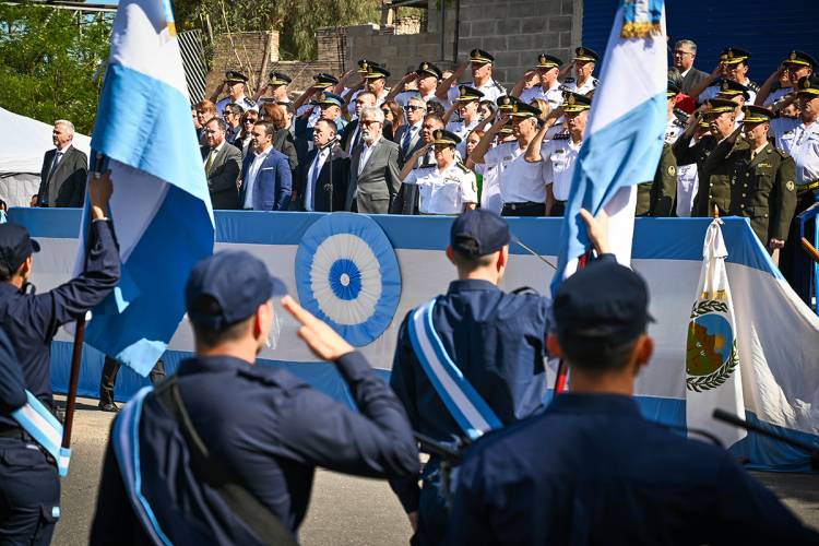 Alberto: “La policía nos enorgullece”