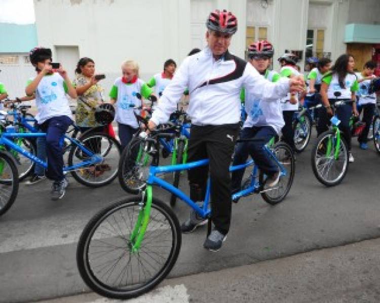 Poggi sigue en caída libre .Lo rechaza el 69 por ciento y la imagen negativa tiene un punto más.Los factores de semejante fracaso.