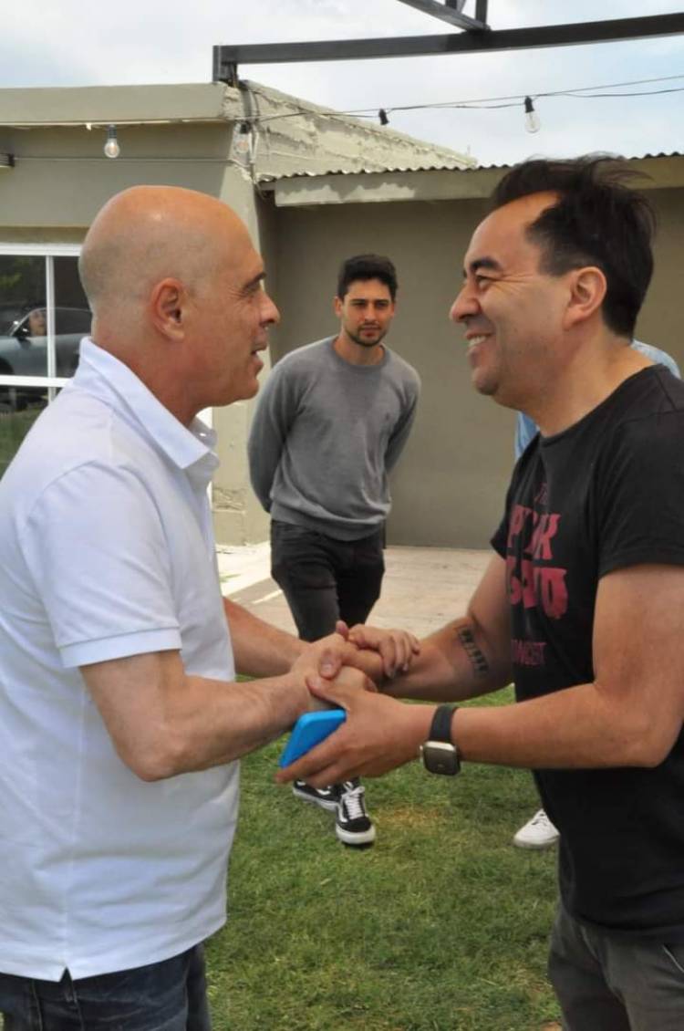 Abdala" si llego a Gobernador, seré el mejor de la historia.Poggi me hizo echar del PRO , terminó en el PRO y se colgó de MILEI.Es él el TRANFUGA político.Los conozco a todos.Adolfo me apoya y parte del PJ también que me puede llevar como Candidato.Voy a hablar con Maxi y con Negri también.