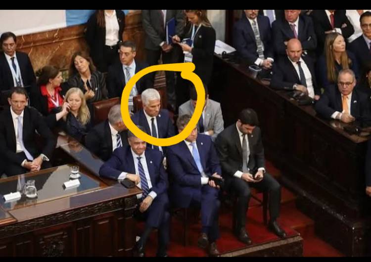 Avanza el deterioro de los ingresos a Villa Mercedes, abandonados por Milei. Los 84 Departamentos están vandalizados. La colectora industrial en la misma situación. Poggi avalando ésto.