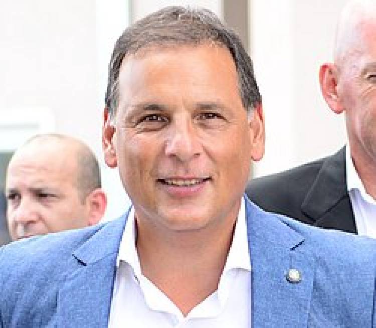 Enrique Ponce: "La Legislatura es la casa del pueblo, pero el pueblo no está adentro"