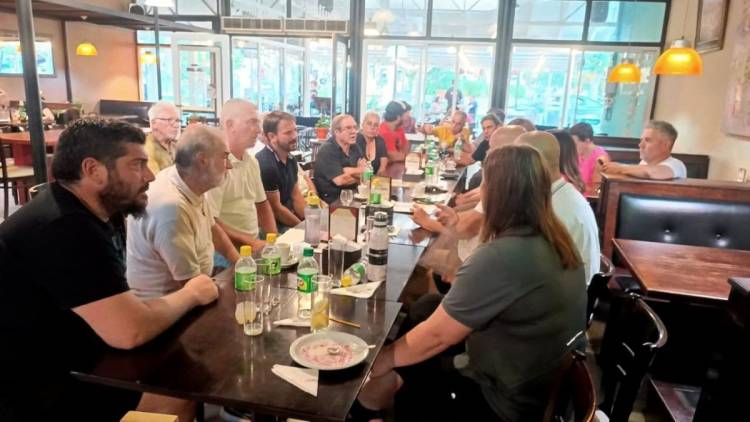 El PJ hará poggismo  desde la Legislatura.Lograr él NO para exponerlos .Irá sobre los errores del Gobierno.ZANGLA pinta para liderar .Hay disidencias.Los Libertarios son cruciales .