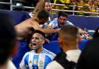 Histórico: Argentina Bi Campeón de América.Scaloni y su equipo en la Leyenda 