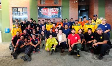 Héroes: volvieron los bomberos de Corrientes