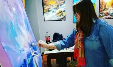 Alejandra Etcheverry expone sus “Colores en el tiempo”
