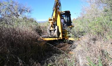 SAN FRANCISCO: trabajan en la limpieza del Canal Matriz