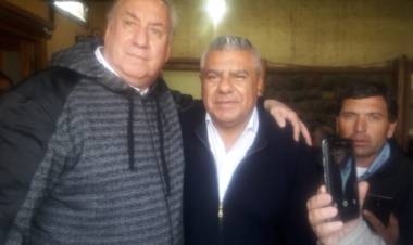 Demarchi "él indiscutible del fútbol.Reelecto por 22 a 0.Hizo grande una liguita que es Liga en serio.La estupidez de Favio Ávila de ir contra el fútbol en nombre de Poggi.Apabullador