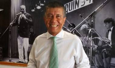 El Negro Domínguez completo.Bono de 350 mil y caja navideña 