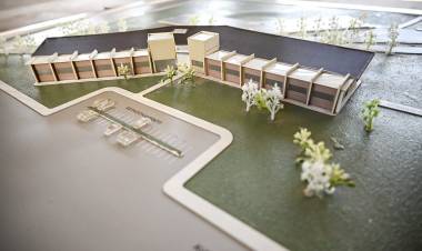 Poggi completará él 20 por ciento de obra faltante de las aulas de la UNVIME Lo hará a cambio de 34 hectáreas que le cedió la Universidad . La hipocresía y él cinismo de ayer y de hoy .