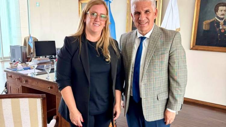 Poggi recibió a la Intendenta de Arizona y desató especulaciones políticas 