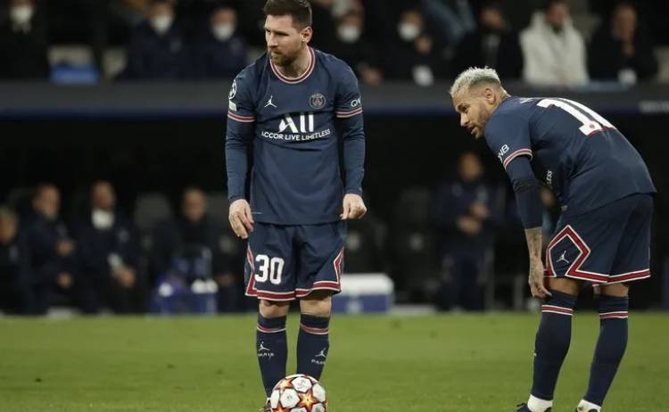 FÚTBOL: lluvia de silbidos para Messi y Neymar
