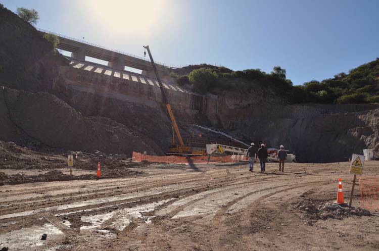 Nogolí: las obras en el dique tiene un 40% avance