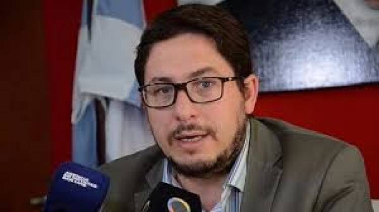 Berardo a Hissa”TENES POCA MEMORIA Y SOS BURRO”