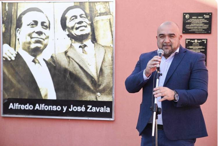 Homenaje a Alfonso y Zavala en la Calle Angosta. Historia presente 