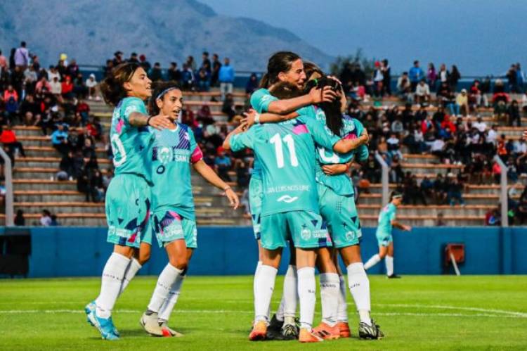 FÚTBOL FEMENINO: San Luis FC sigue en lo alto de la tabla