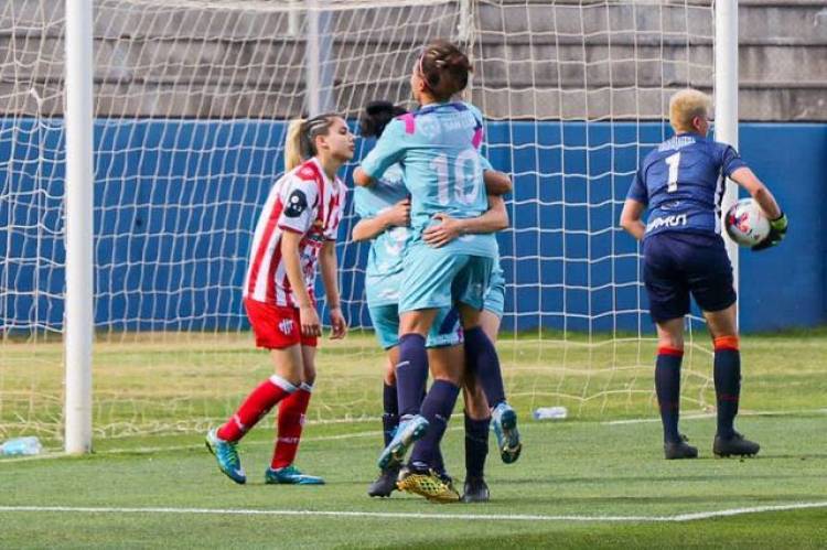 FÚTBOL FEMENINO:- San Luis FC goleó y es puntero