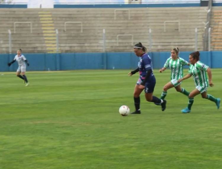 FÚTBOL FEMENINO: San Luis FC goleó a Laferrere
