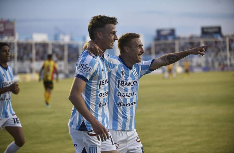 Racing de Córdoba y Mitre de Bahía Blanca por el ascenso al Nacional B .Hay miles de hinchas en Mercedes , que estarán en La Pedrera 