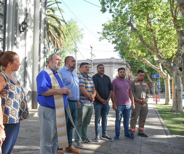 Frontera sumó dos 0 kms más y tiene un promedio de compra de 1 cada  1,8 meses. Es inédito . Los compramos con la plata de los contribuyentes a quienes agradezco, dijo el Intendente 