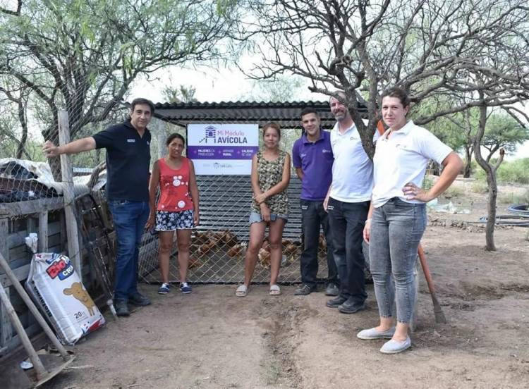 Módulos avícolas para mujeres.Emprendurismo Rurales que ya comenzó producción.