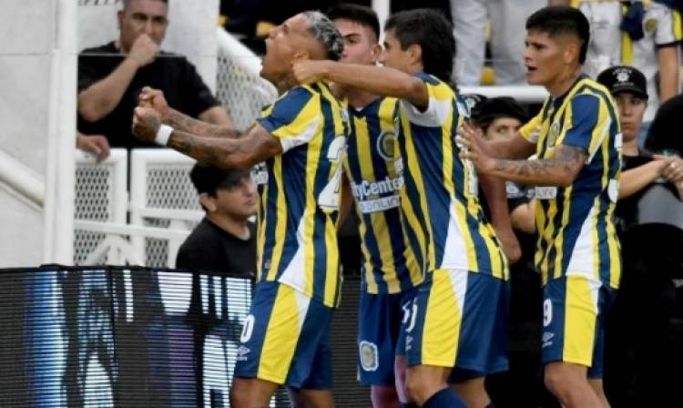 FÚTBOL: Central ganó con Oviedo de titular