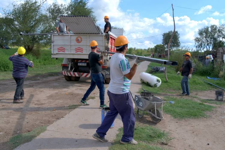 ACOMPAÑAMIENTO A LOS DAMNIFICADOS
