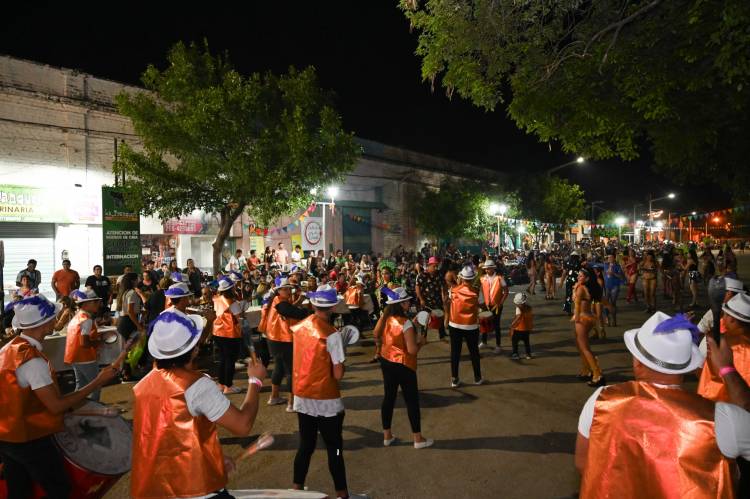 QUINES: el baile de miles de vecinos 