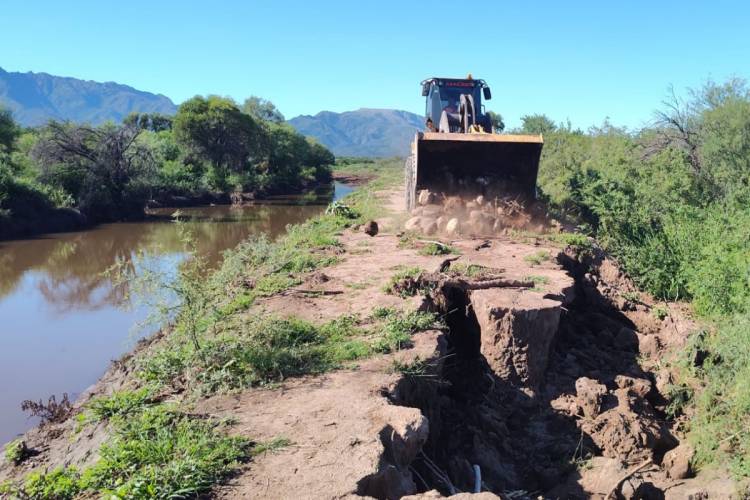 AYACUCHO: rectificación del Arroyo El Palmar