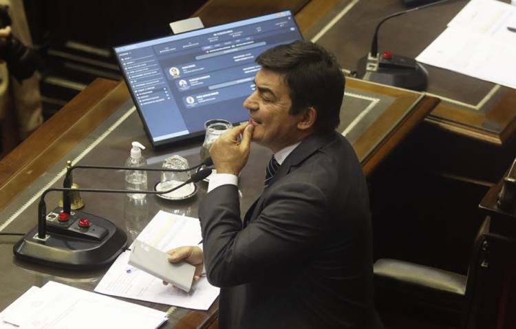 Mendoza va camino a un feudo con Cornejo,  porque maneja la  Justicia,Jueces Entes  de Control